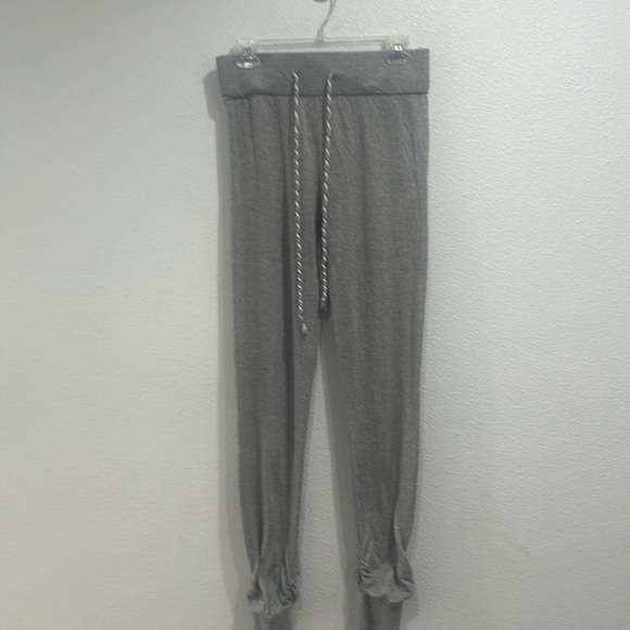 Lemon Cashmere Blend Ruffled Leg Joggers sz small - Picture 1 of 10